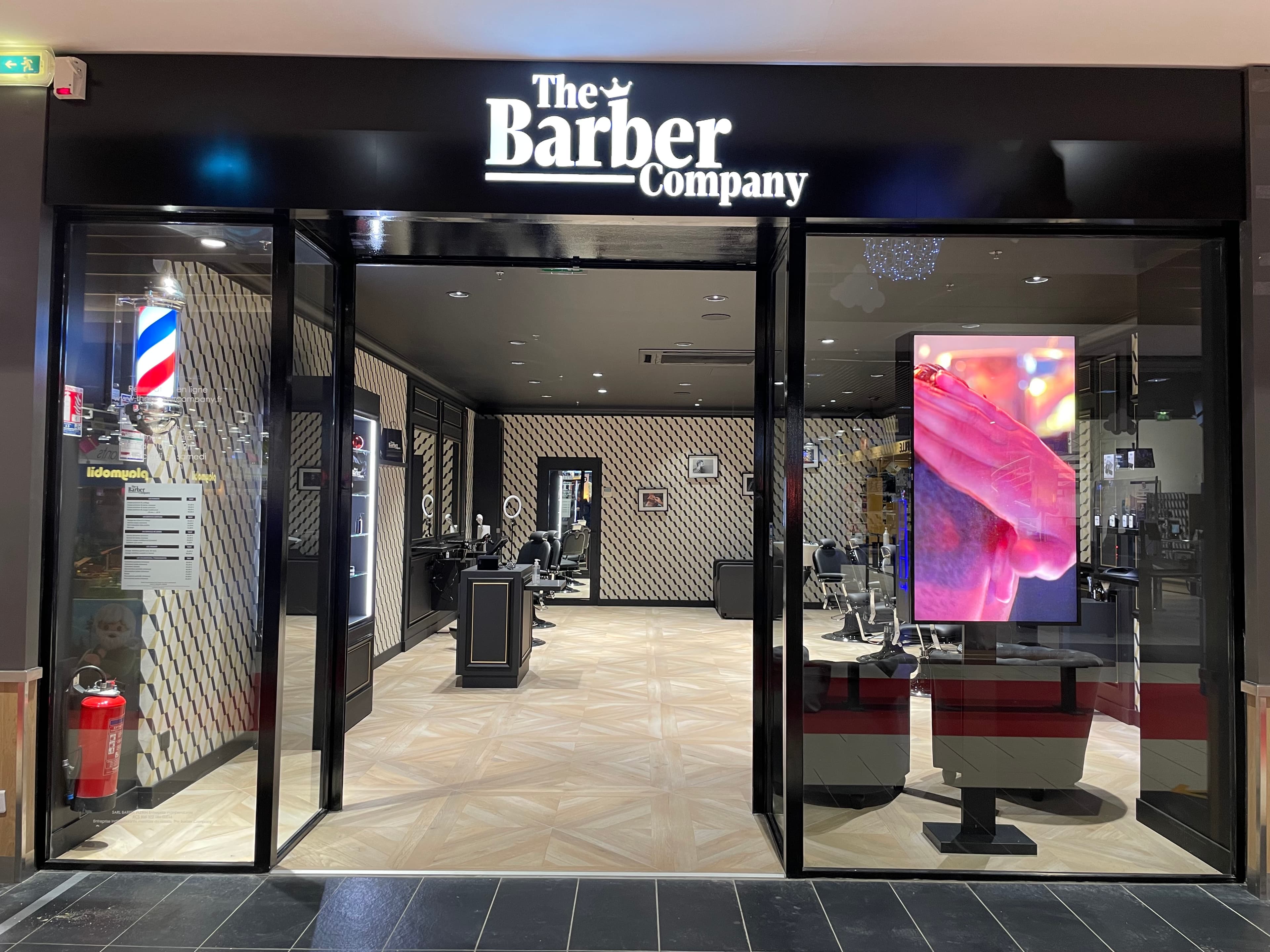 Vitrine The Barber Company Plerin